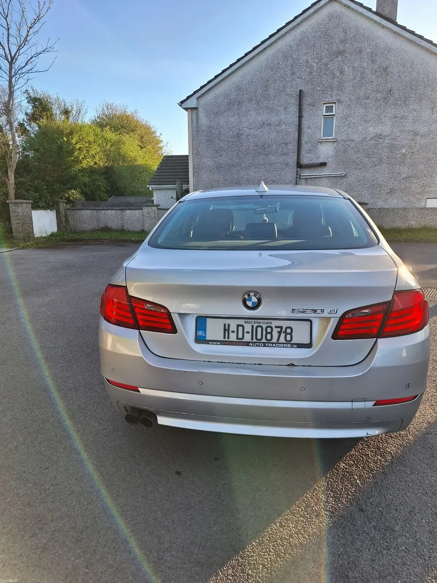 BMW 5-Series 2011 - Image 3