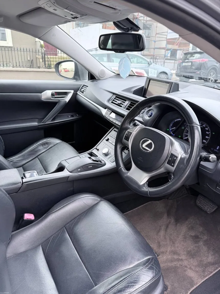 Lexus CT200h - Automatic Hybrid - Only 97,000 km - Image 3