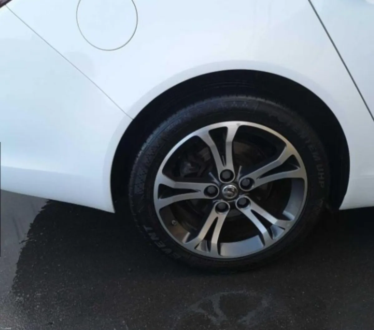 **VAUXHALL INSIGNIA 2.0 SRI DIESEL** - Image 4