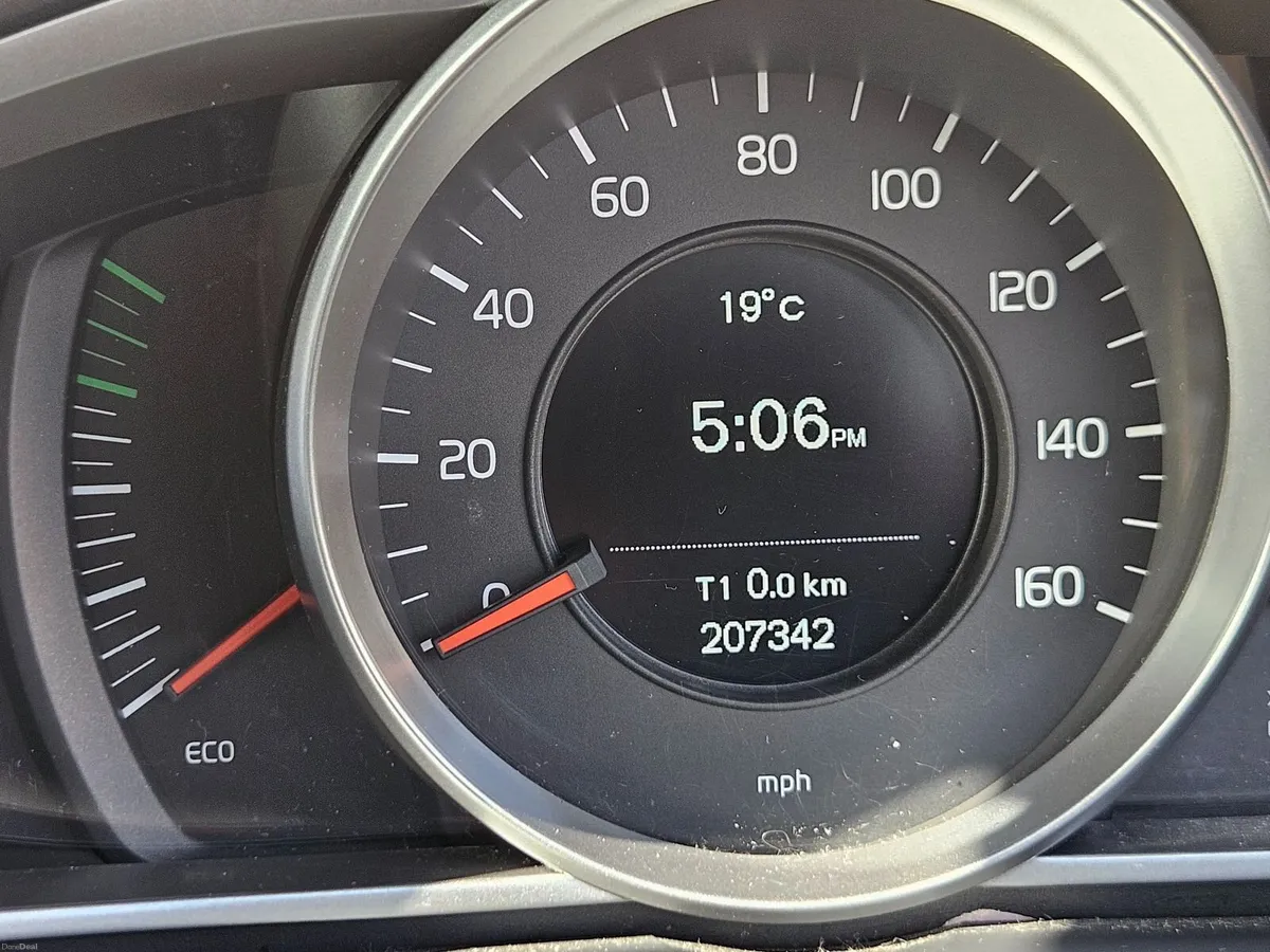 Volvo V40 2014 1.6 Diesel Automatic - Image 2