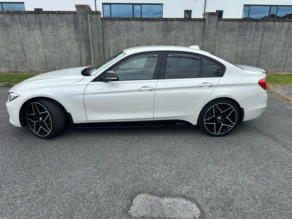 BMW 3.20 D Automatic - Image 1