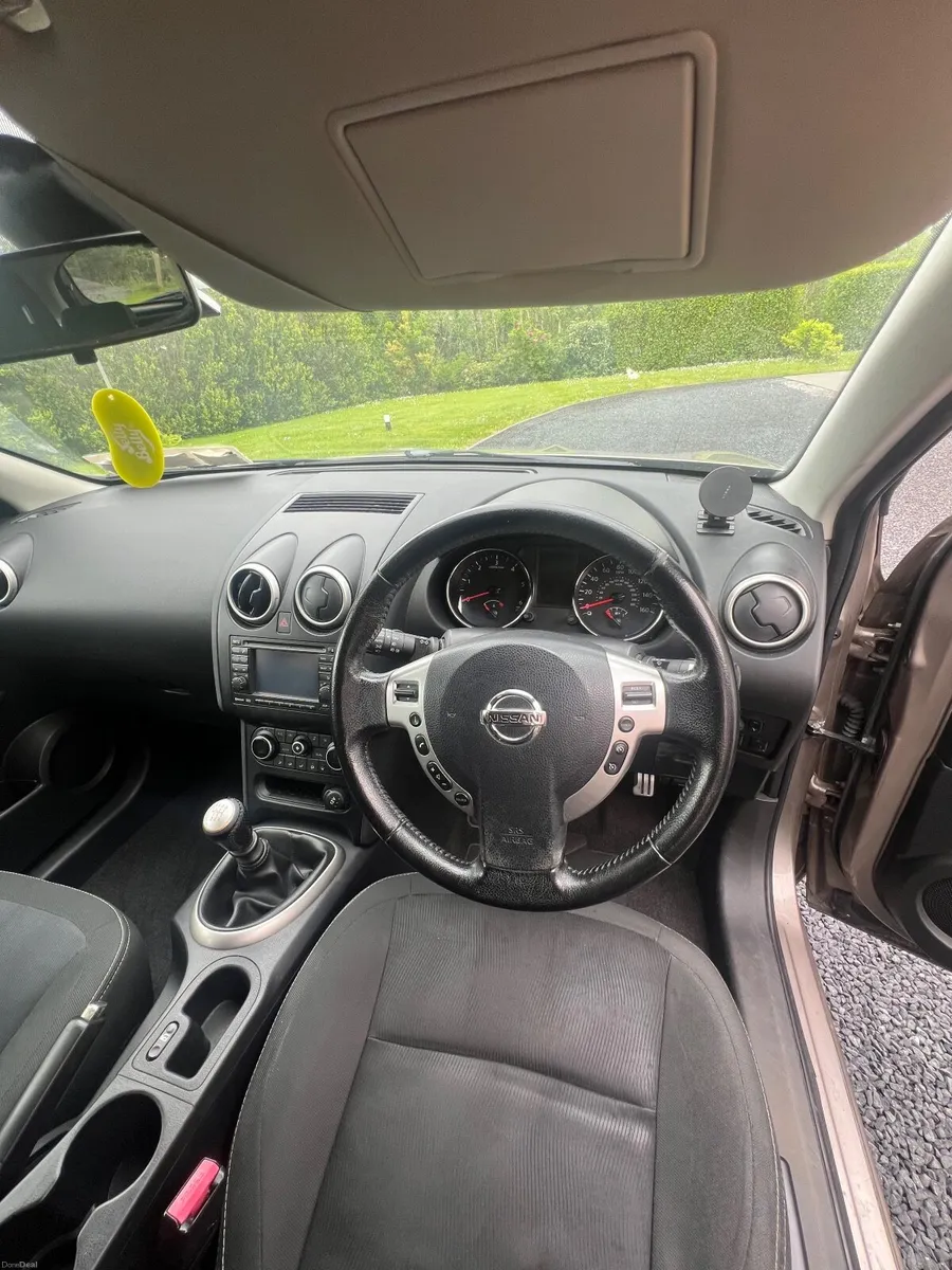 Nissan Qashqai 2011 - Image 2