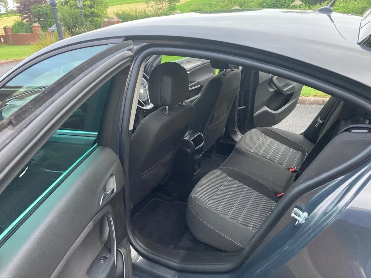 Vauxhall Insignia SRI 2016 - Image 3