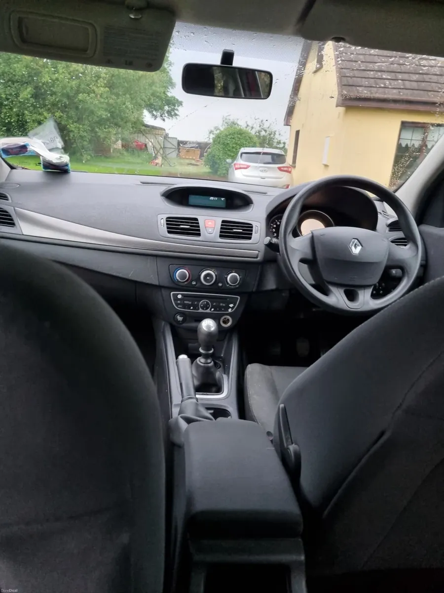 Renault Megane 2011 - Image 2