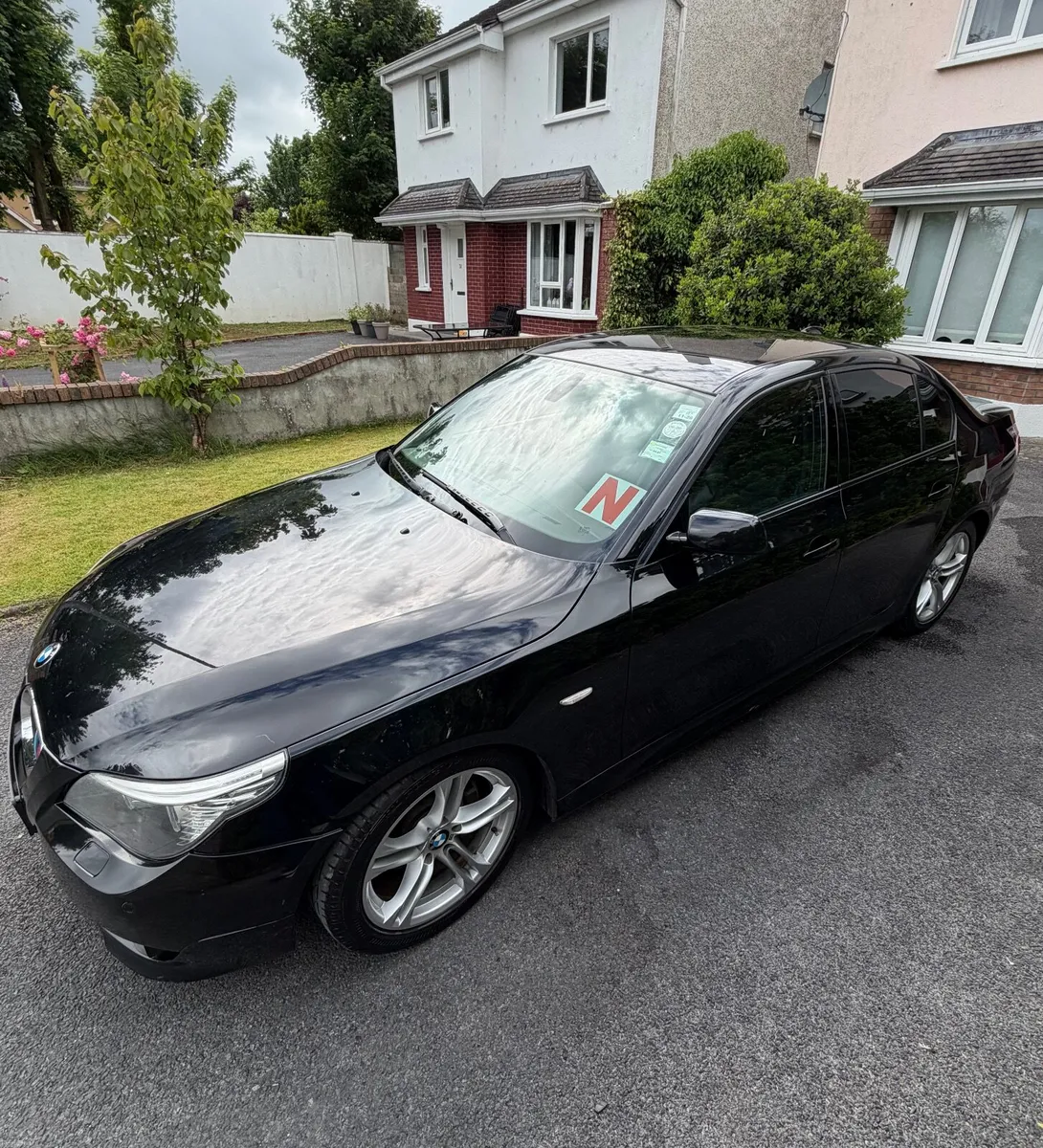 BMW 5-Series 2009 - Image 4