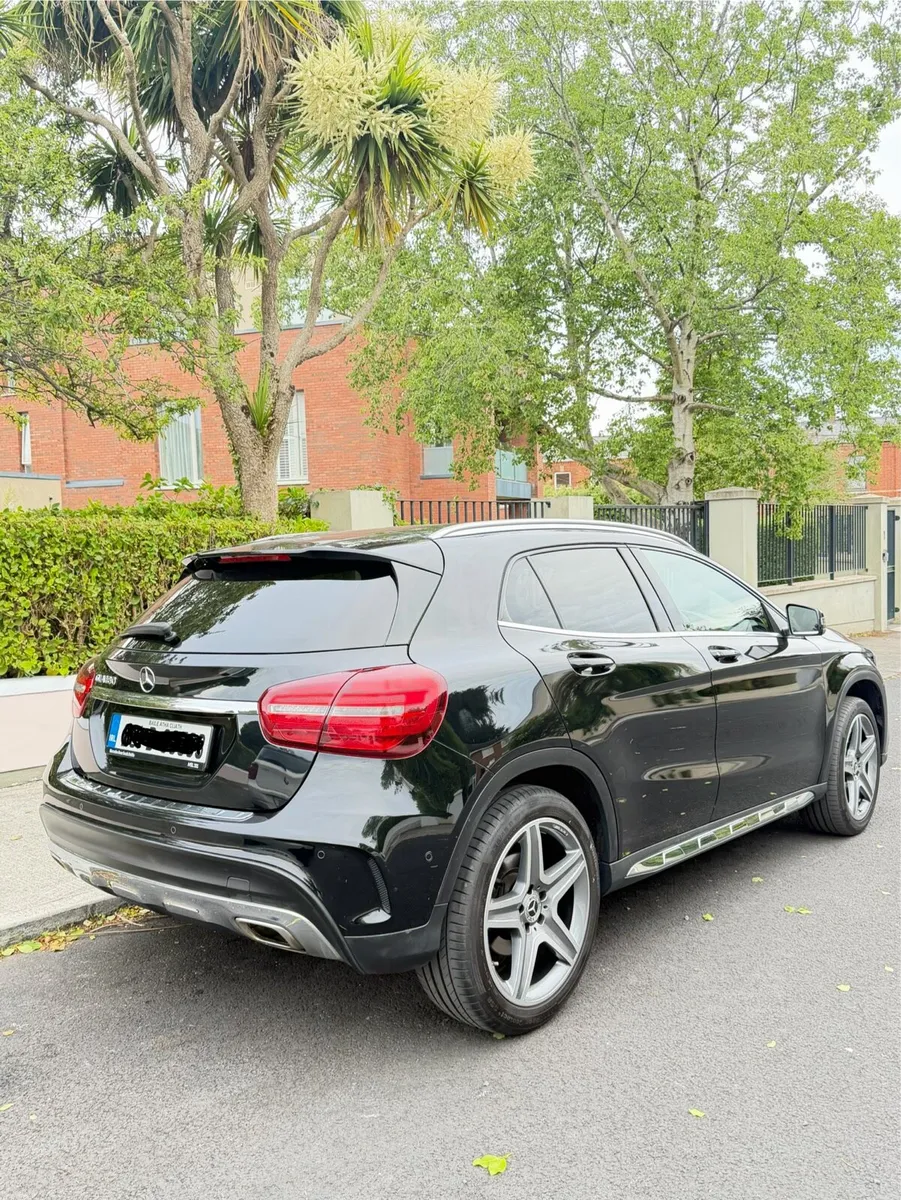 Mercedes Benz GLA 180 - Image 2