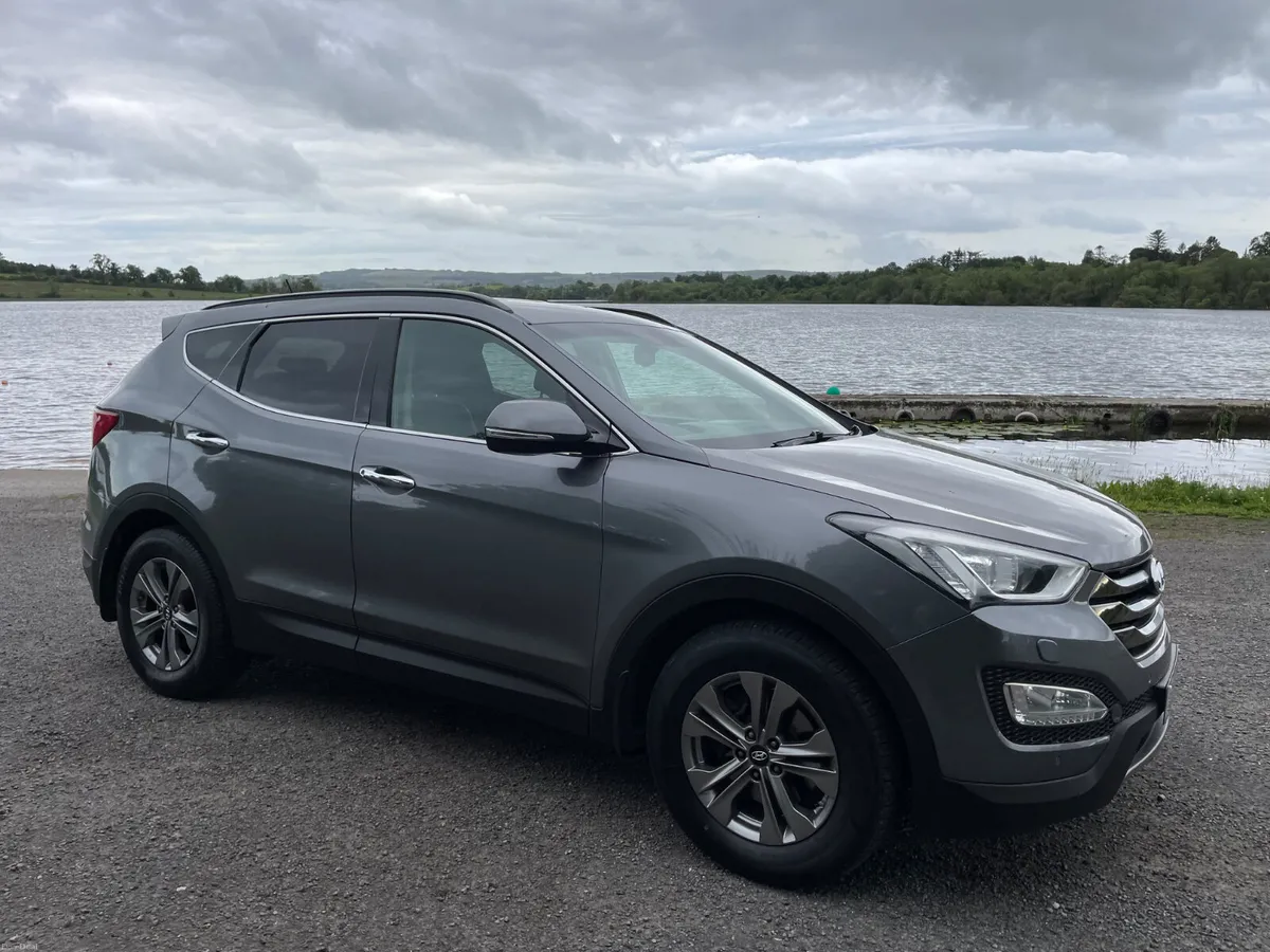 Hyundai Santa Fe 2015 2.2 diesel 7 seater 4x4 - Image 1