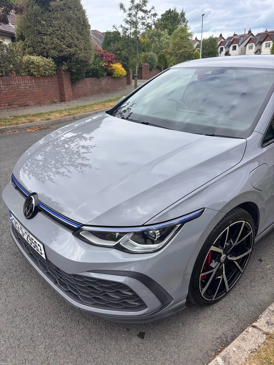 VW GTE Golf - Image 1