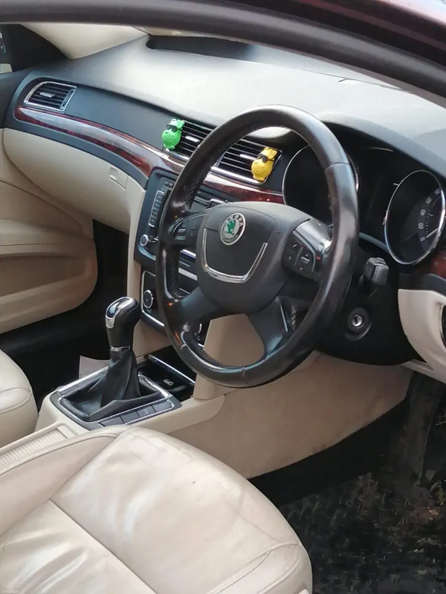 Skoda Superb 2010 - Image 2