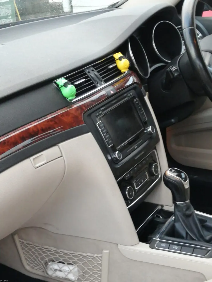 Skoda Superb 2010 - Image 4