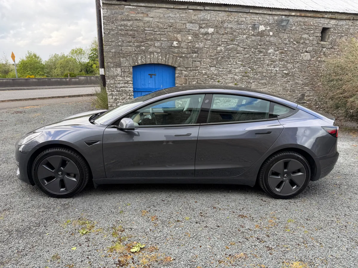 2022 Tesla Model 3 Long Range AWD Dual Motor - Image 5