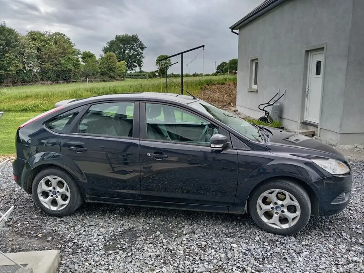 2011 Ford Focus - Image 2