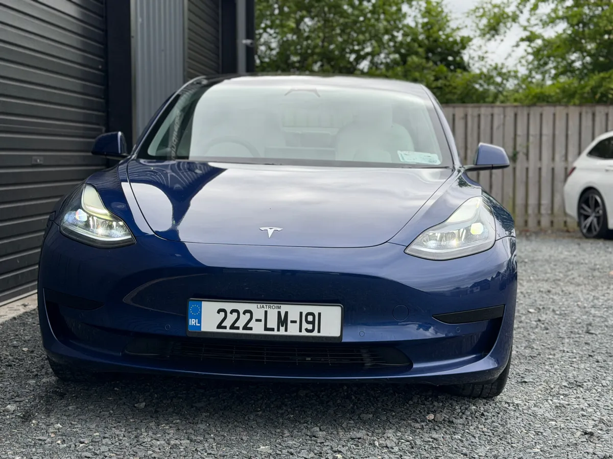 Tesla Model 3 2022 - Image 2