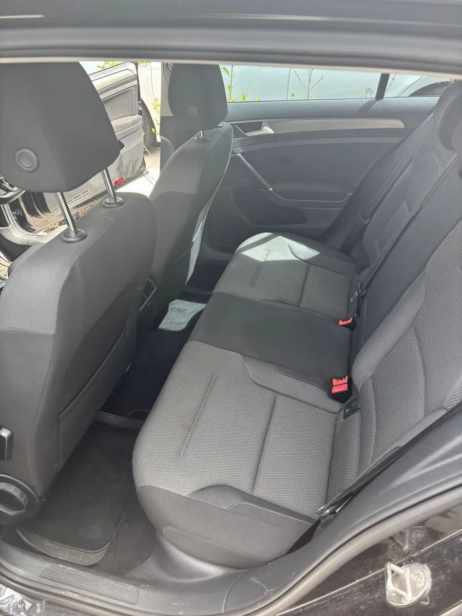 Volkswagen Golf 1.6TDI Bluemotion - Image 4