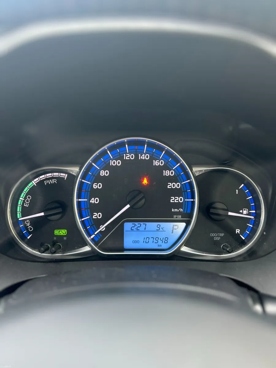 Toyota Yaris Hybrid 2016 - Image 4