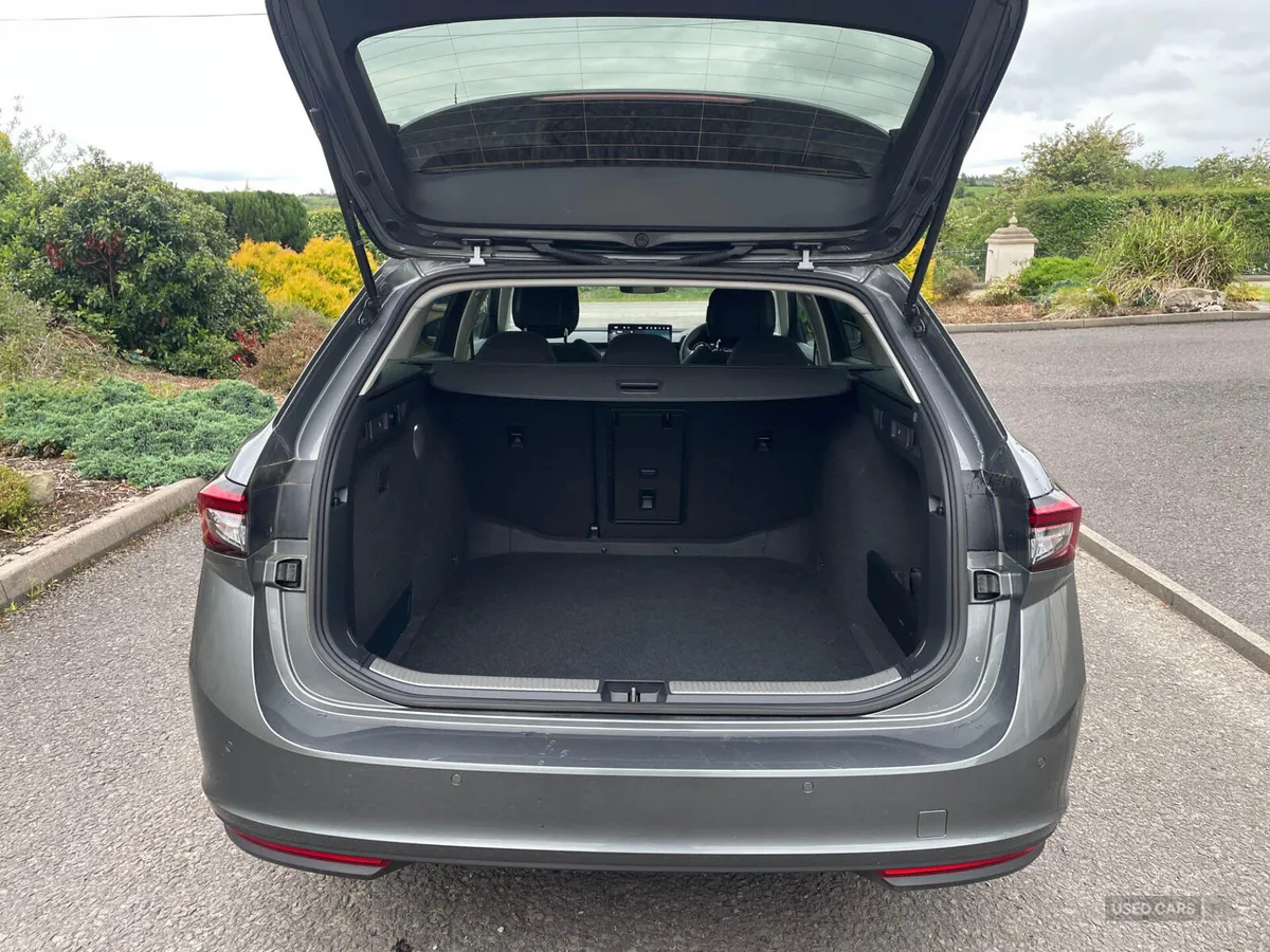 Skoda Superb DIESEL ESTATE - Image 4
