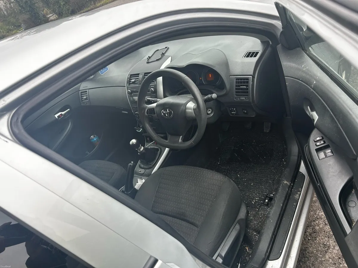 Toyota Corolla 1.4 d 5 manual transmission - Image 4