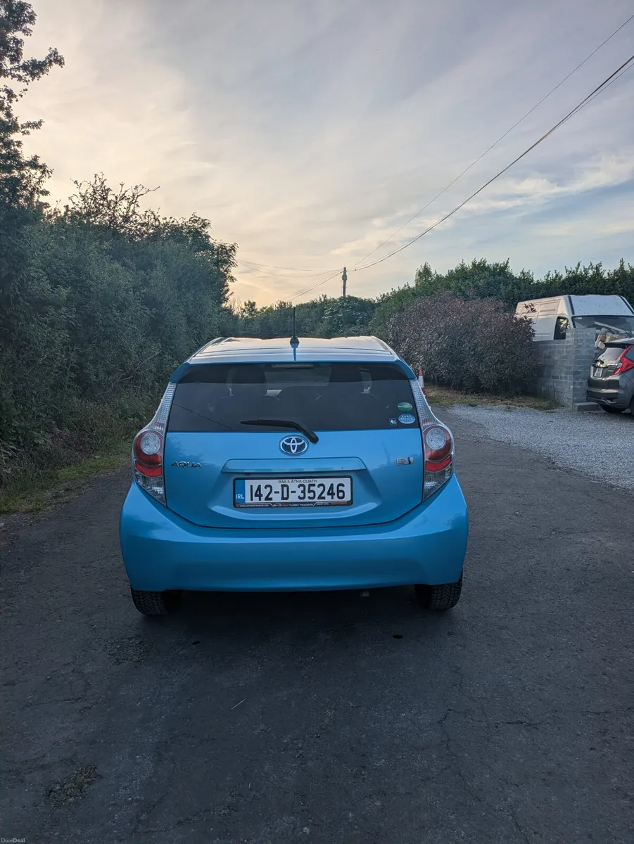 2014 Toyota Aqua Hybrid - Image 4