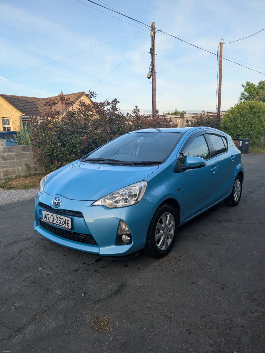 2014 Toyota Aqua Hybrid - Image 3