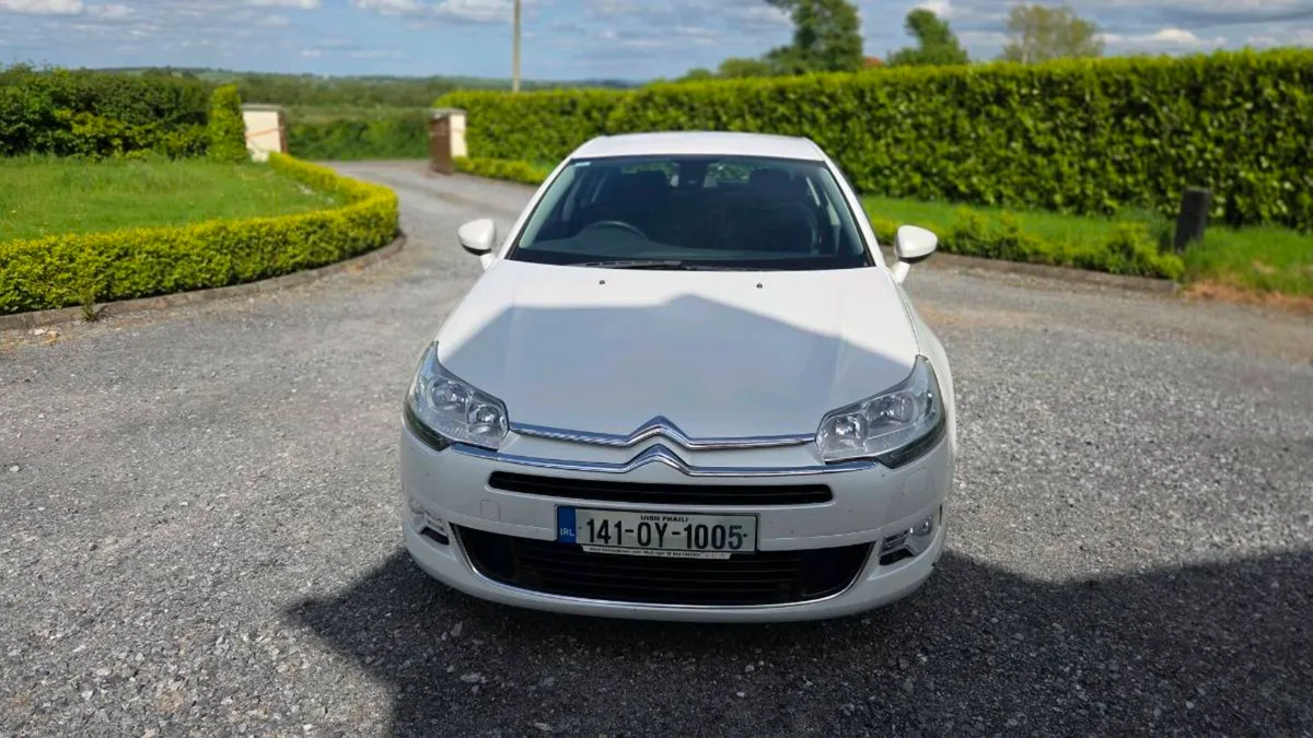 Citroën C5 HDI160 Exclusive 4 Door Saloon - Image 2