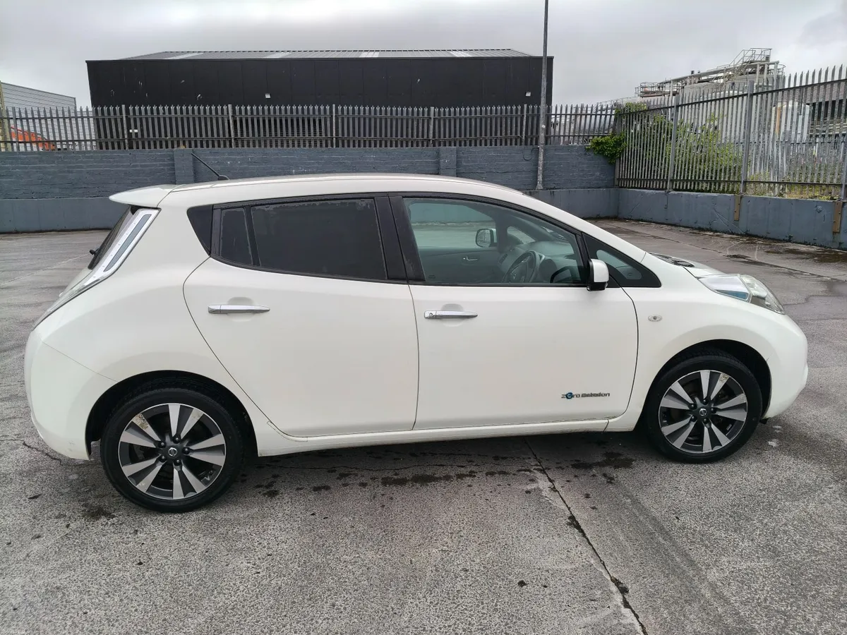 Nissan Leaf 2015 (Tekna - Top Sec) - Image 3