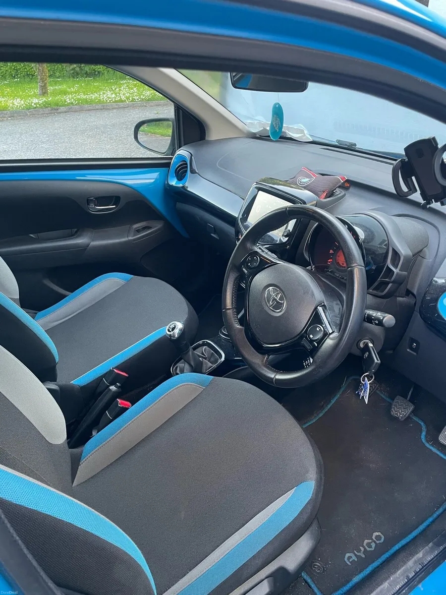 2015 Toyota Aygo X-Cite - Image 2