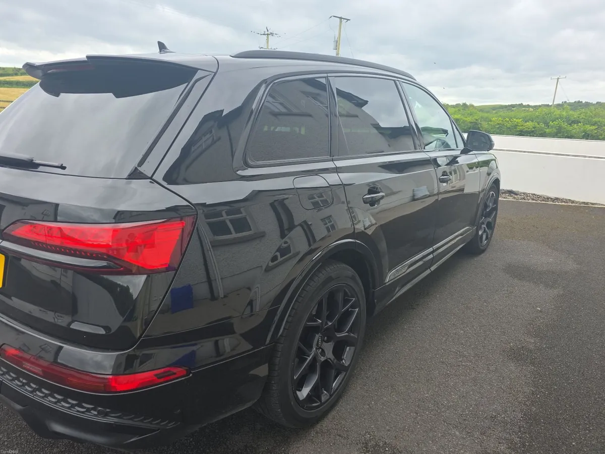 Audi Q7 2025 - Image 1