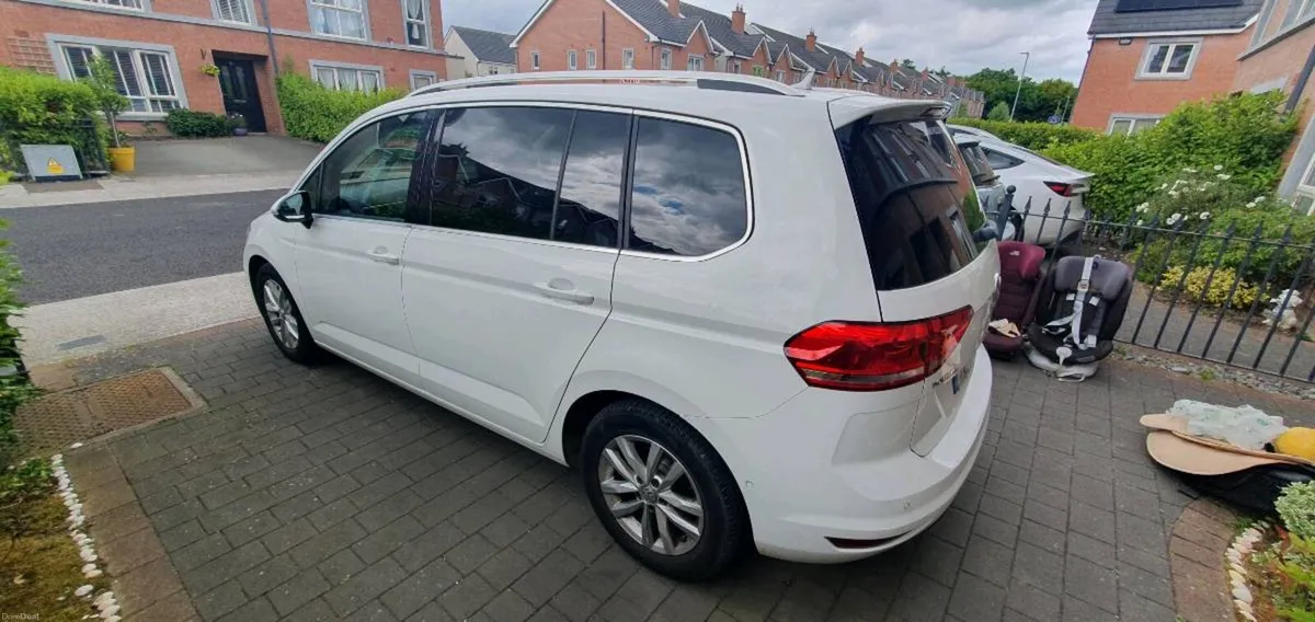 VW Touran 7 seater in pristine condition - Image 4