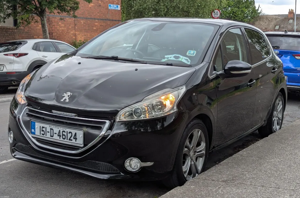 Peugeot 208 1.2VTi - Image 2
