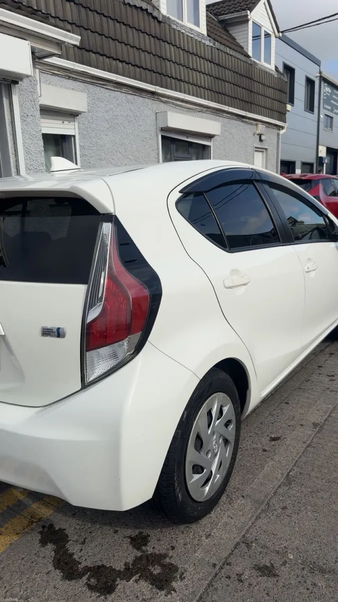 Car - Image 4