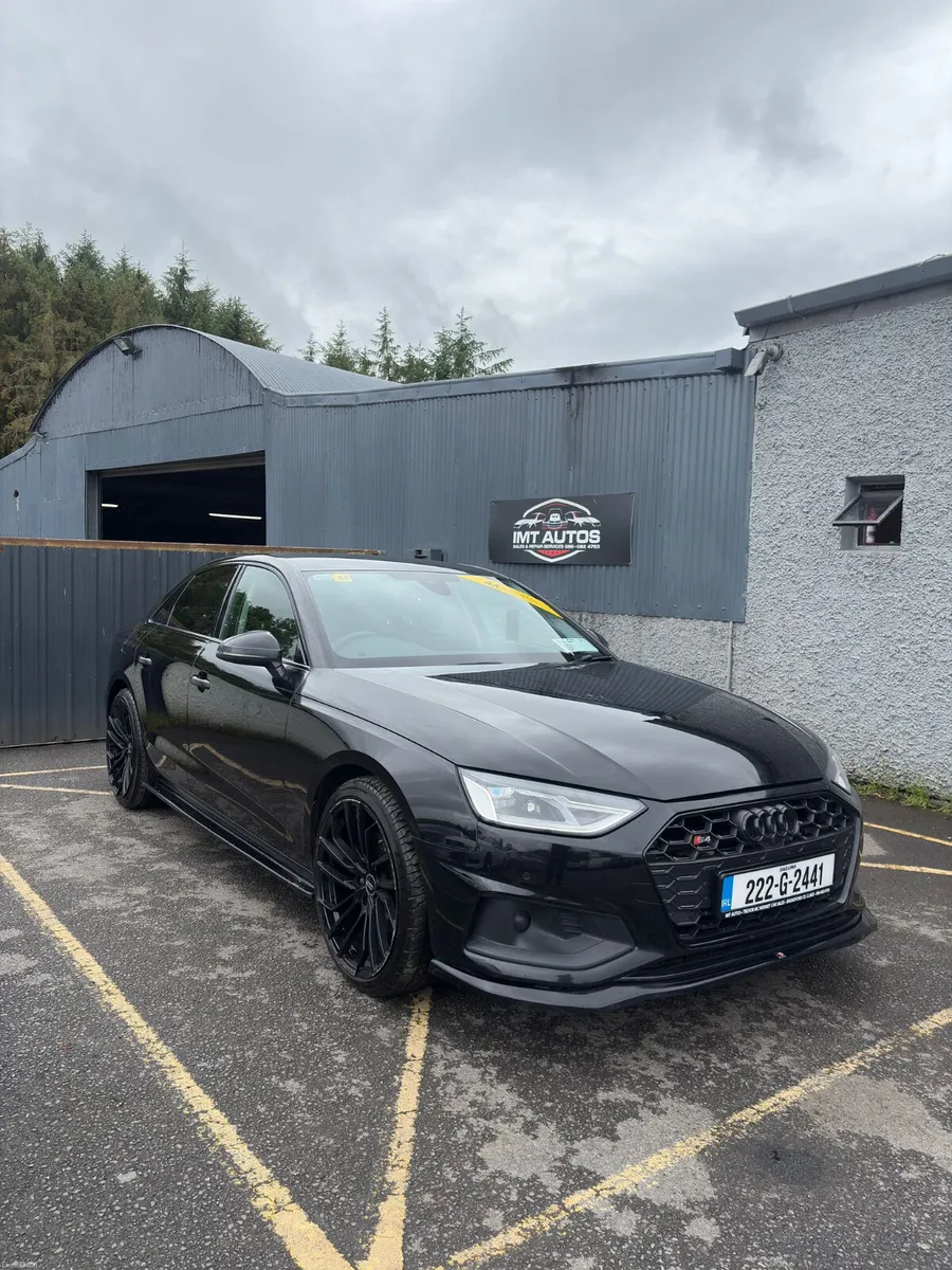 Audi A4 2022 - Image 2
