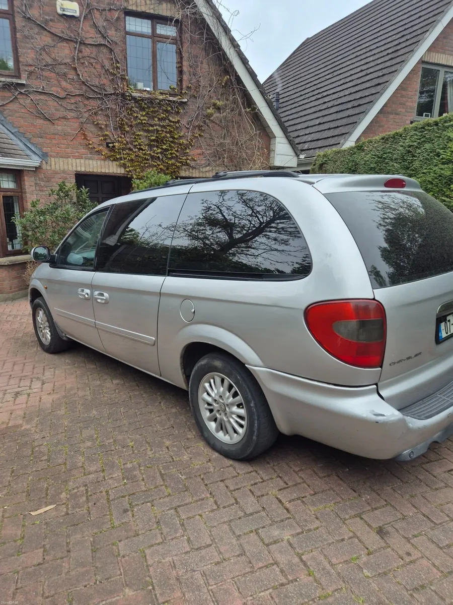 Chrysler Grand Voyager 2007 - Image 2