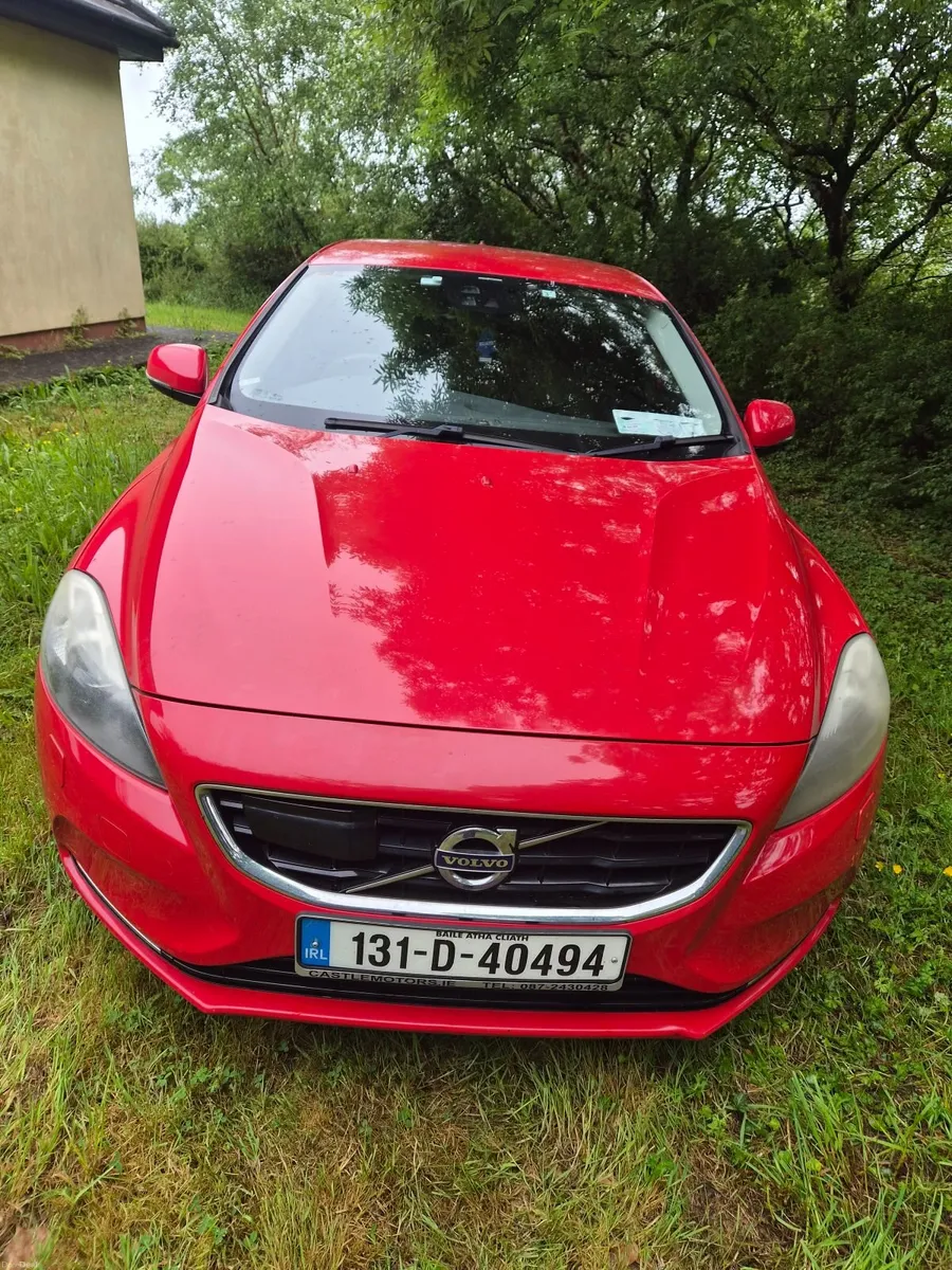 Volvo V40 2013 - Image 2
