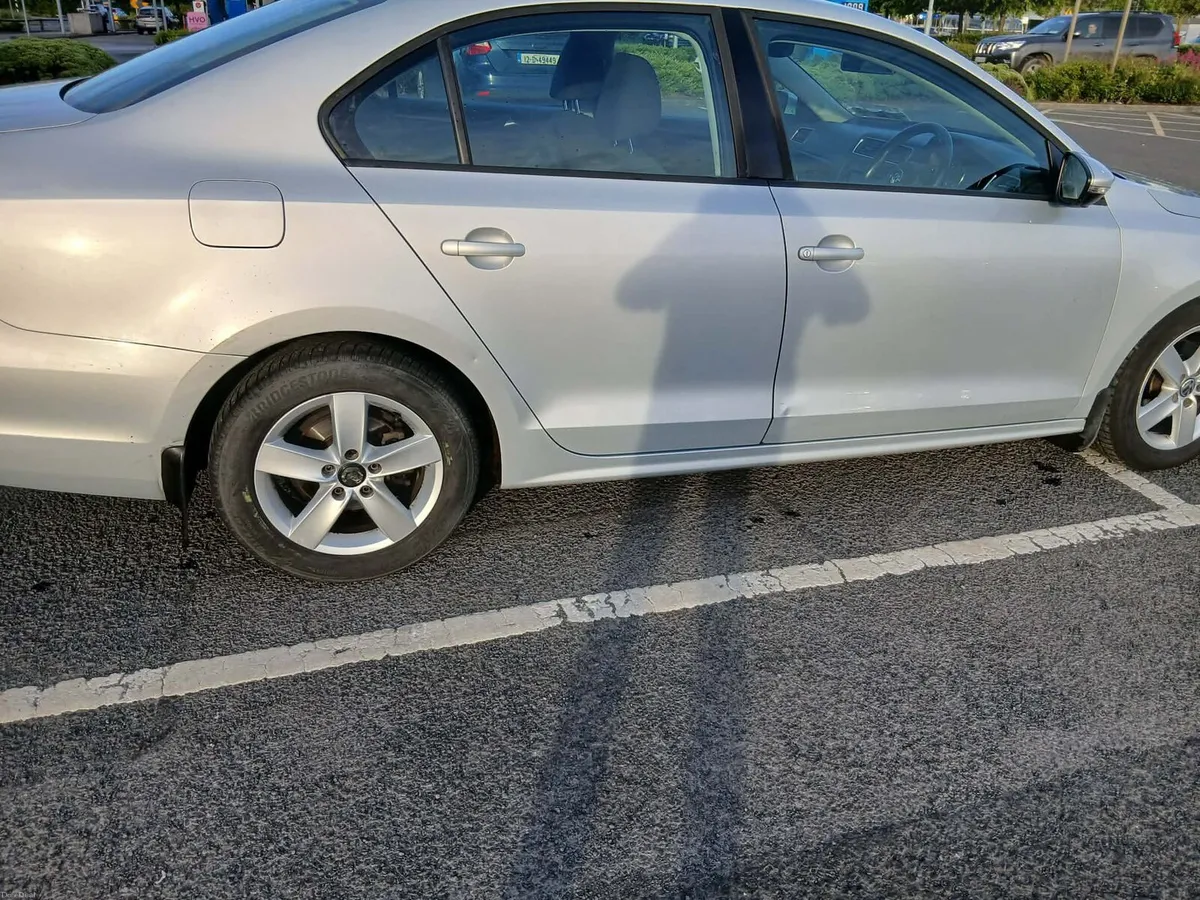 131 Volkswagen Jetta - Image 2