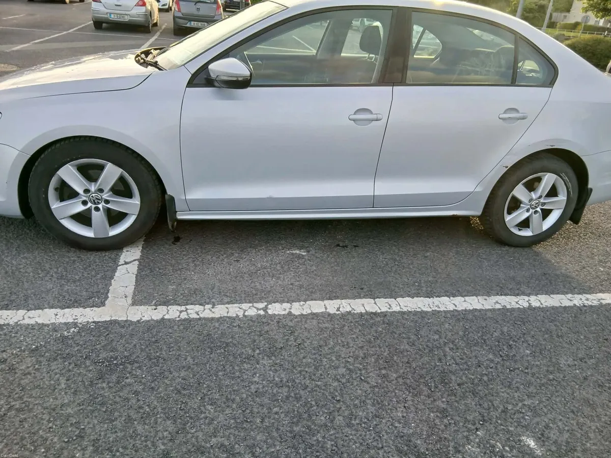 131 Volkswagen Jetta - Image 3