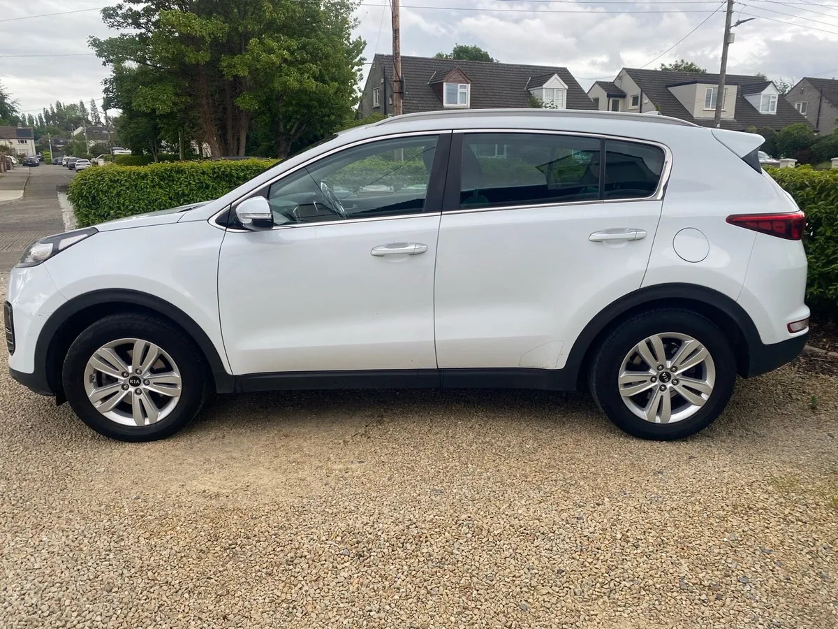 Kia Sportage 2017 Platinum - Excellent condition - Image 2
