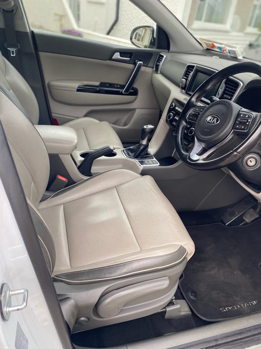 Kia Sportage 2017 Platinum - Excellent condition - Image 5