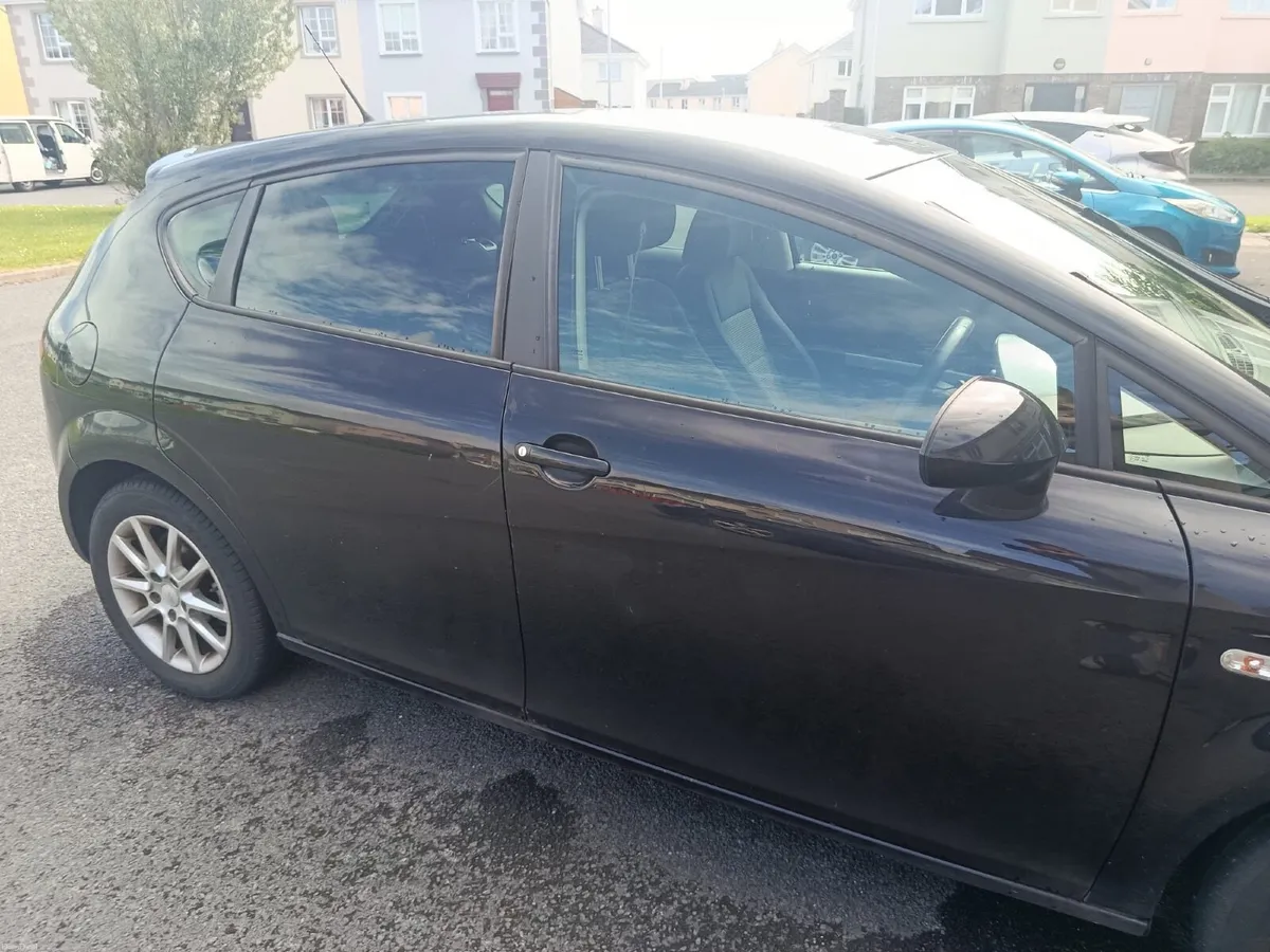 SEAT Leon 2010 - Image 1