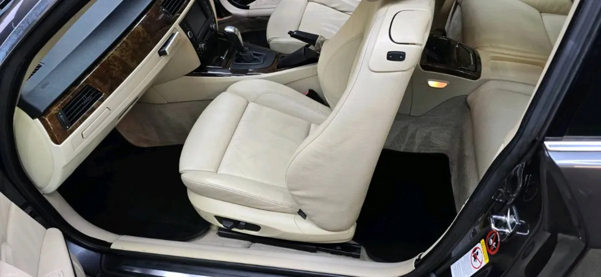 BMW 325i - Image 6