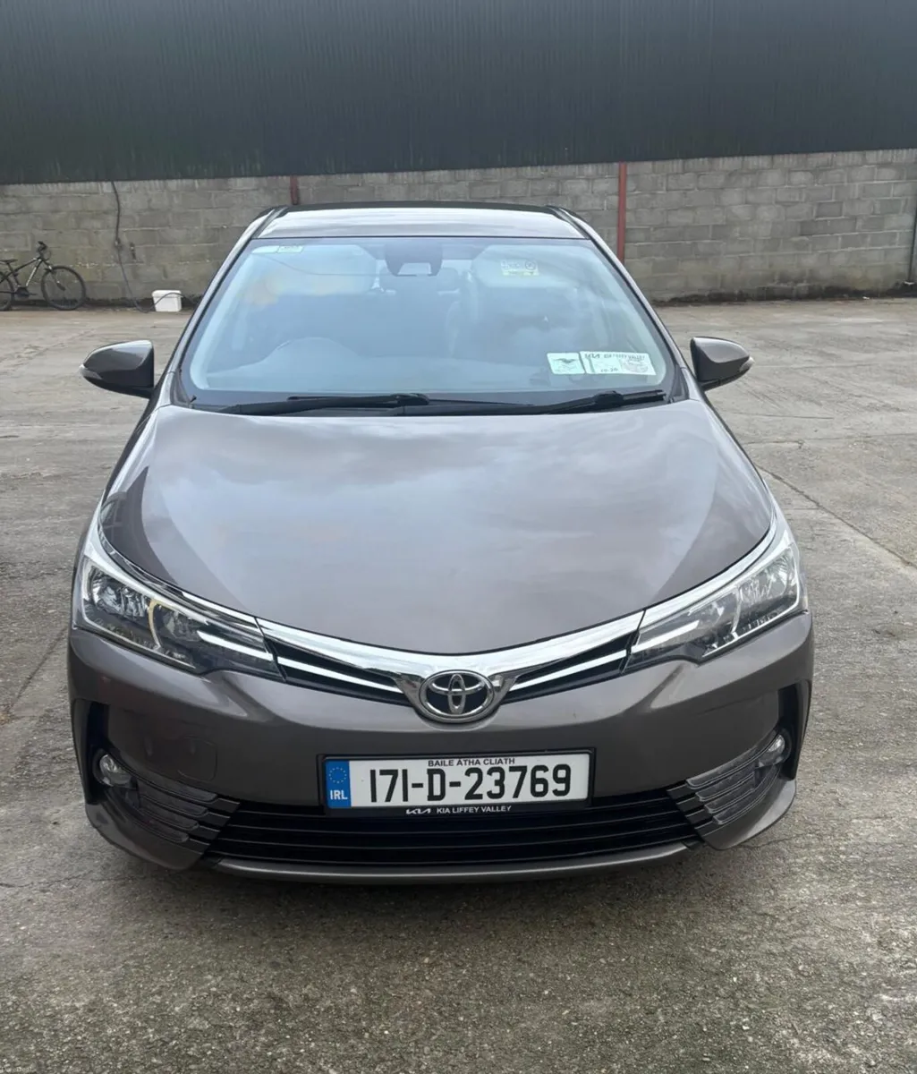 171 Toyota Carolla - GREY. - Image 1