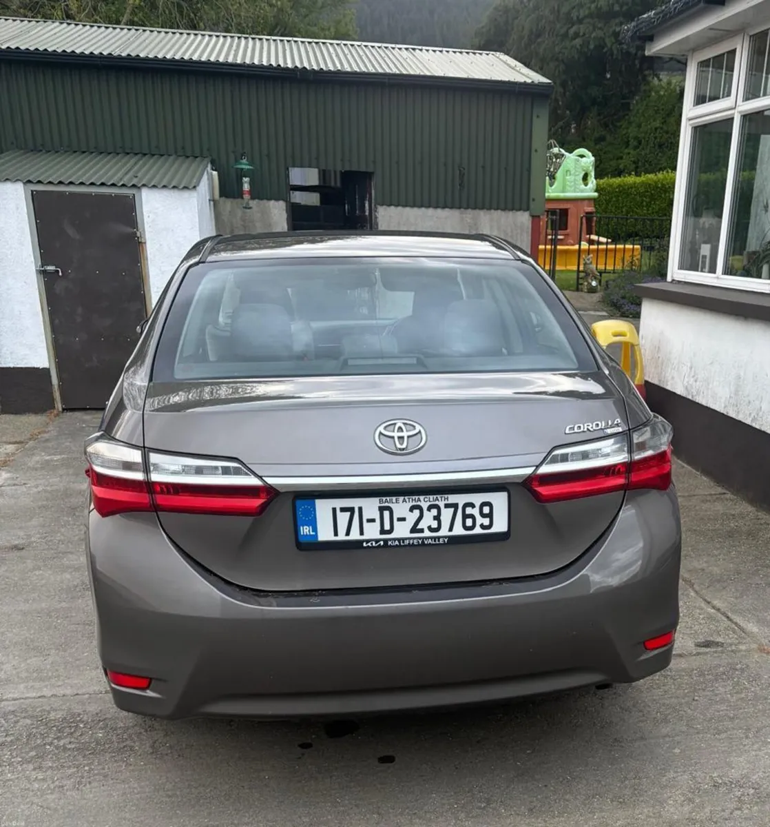 171 Toyota Carolla - GREY. - Image 2