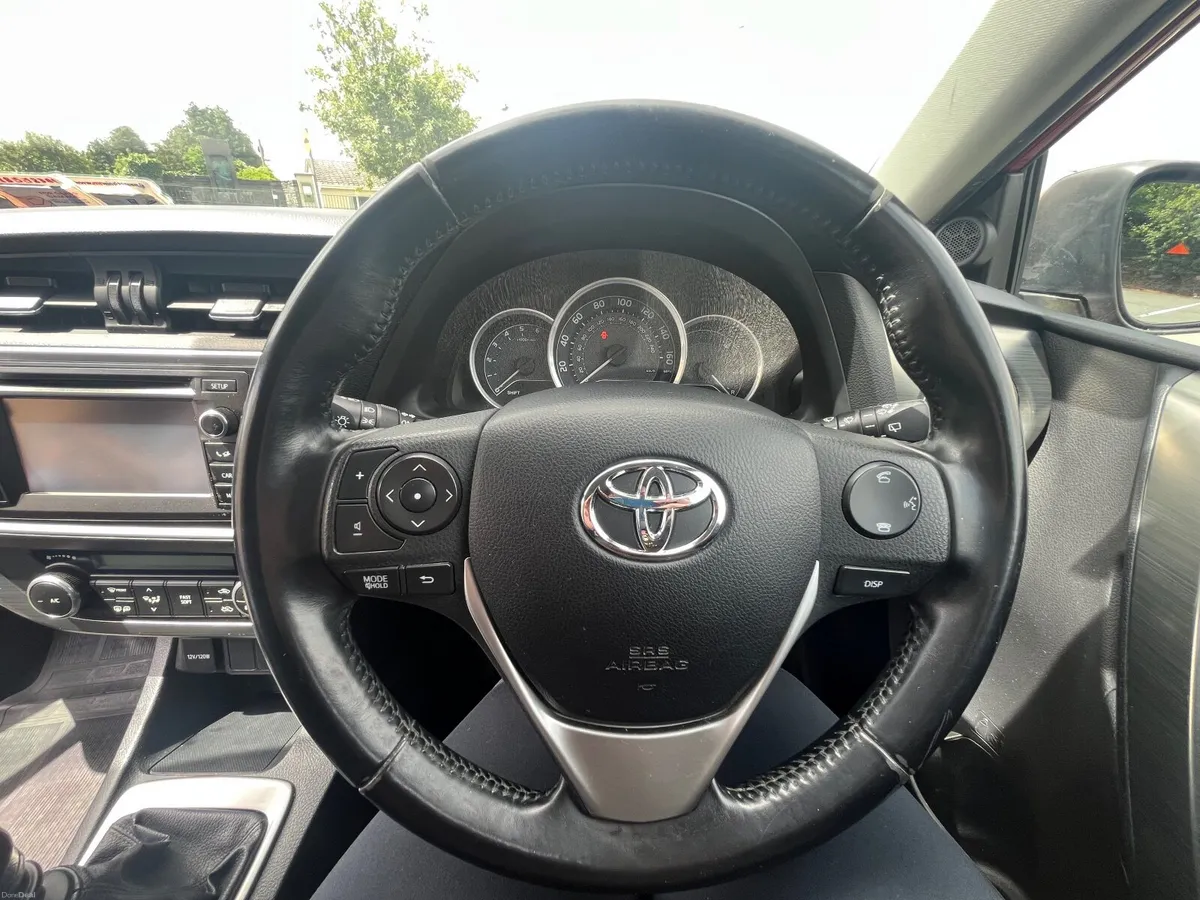 Toyota Auris 2013 - Image 3