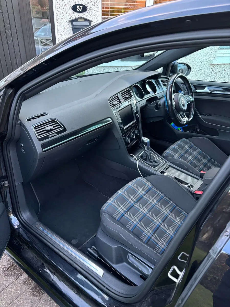 Volkswagen Golf gte - Image 6