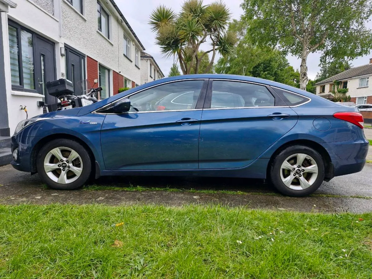 Car - Image 3