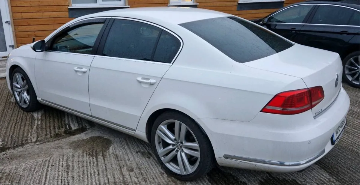 2014 Exclusive Model Passat. - Image 3