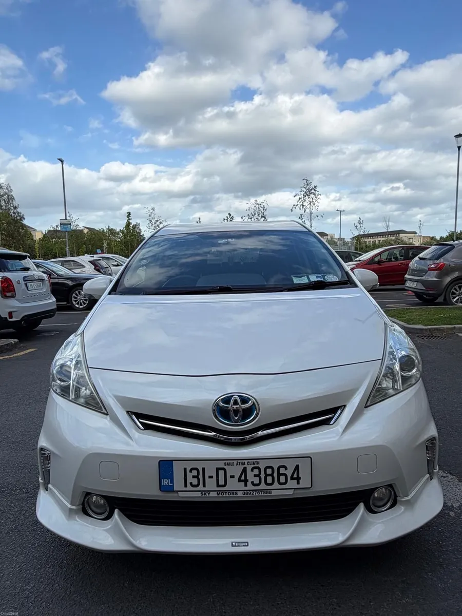 Toyota Prius T4 1.8 litres Hatchback - Image 1