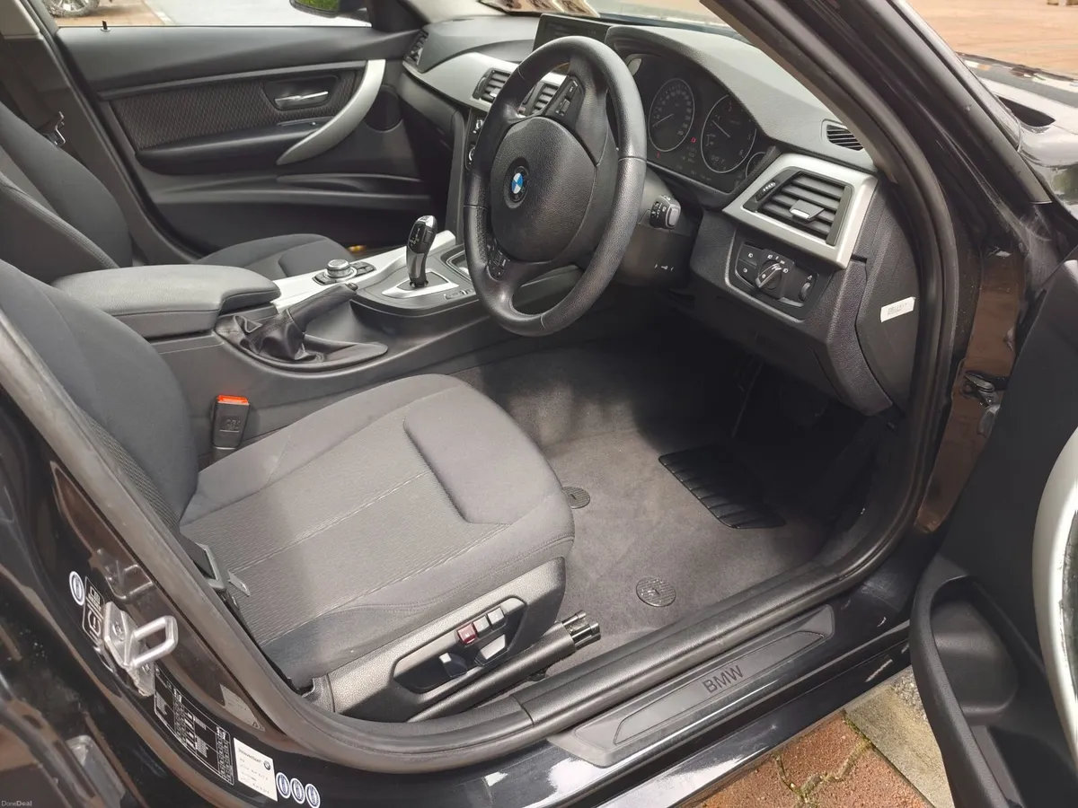BMW 3-Series 2012 - Image 3