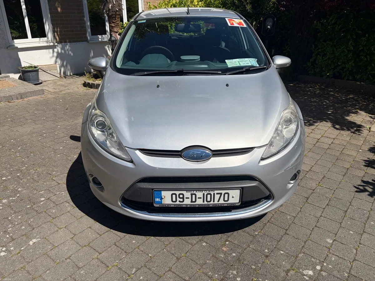 2009 Ford Fiesta 1.25 Titanium - Image 2