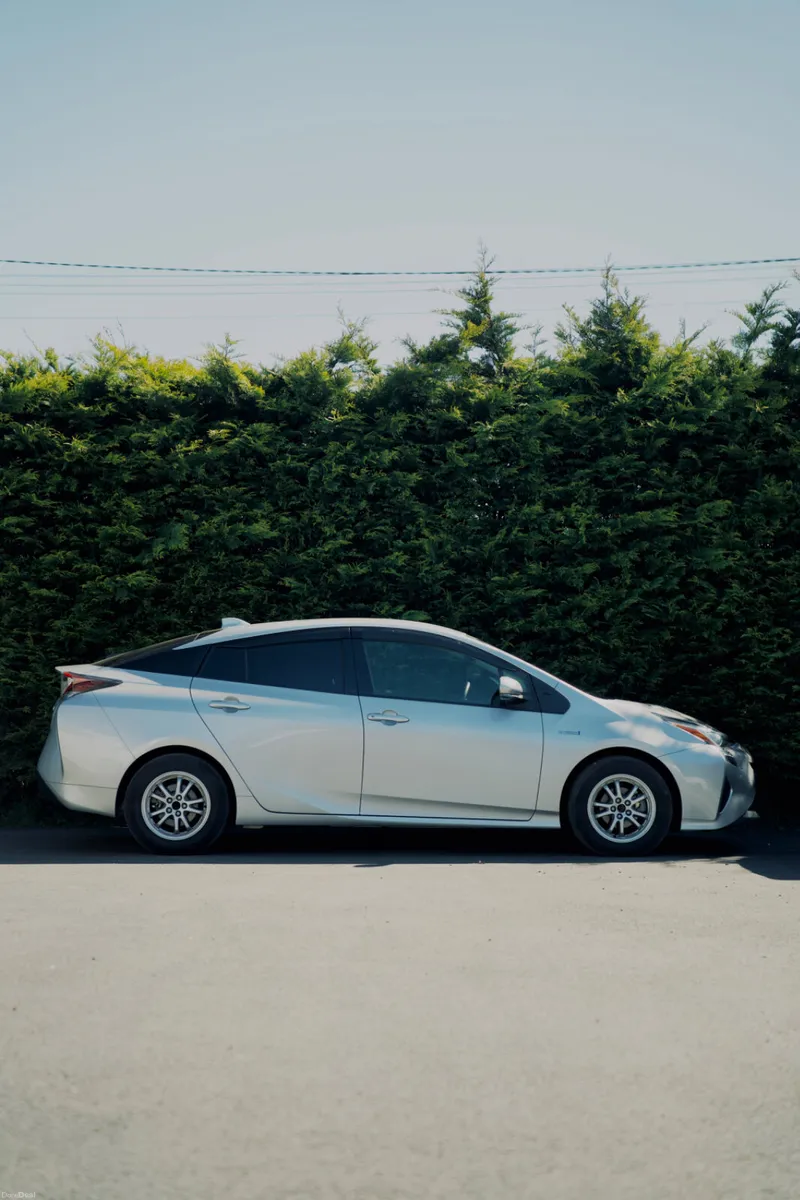 Toyota Prius 1.8 Hybrid 2018 - Image 5