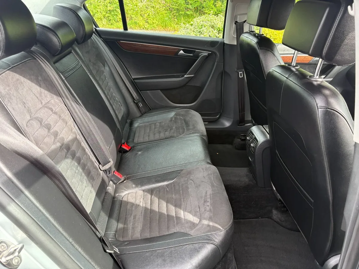 Volkswagen Passat 2012 - Image 4